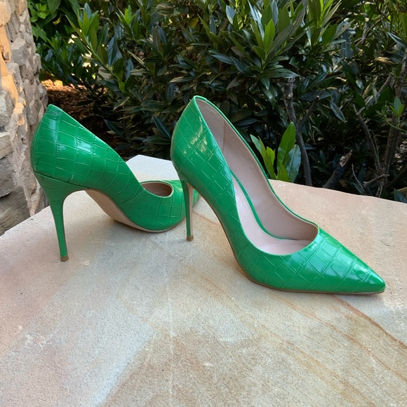 Meet your Posher - Picture 3 of 13